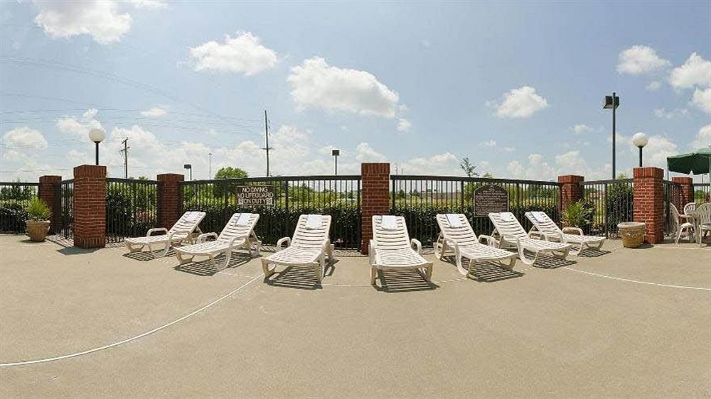 Holiday Inn Express Hotel & Suites Olive Branch By Ihg Exterior foto